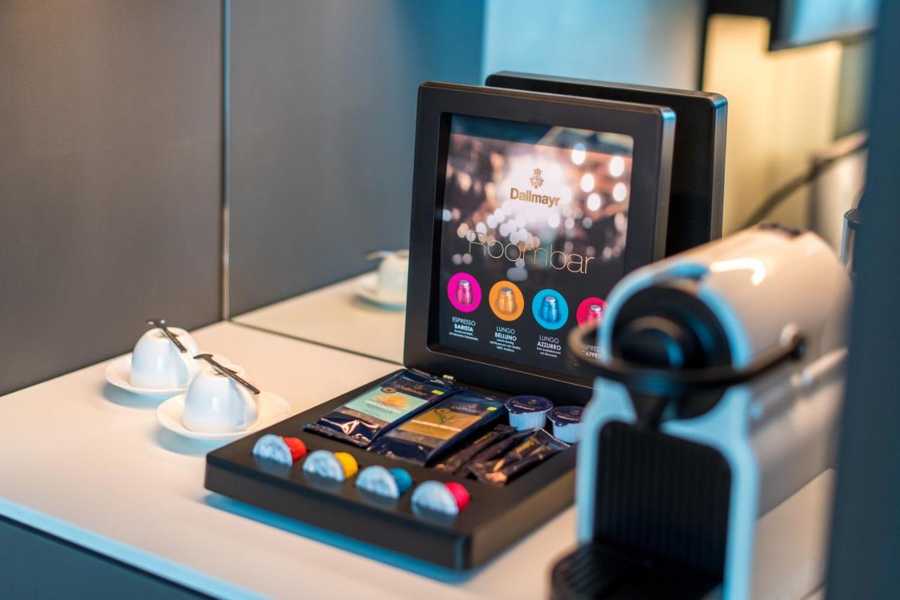 Faehrhaus Koblenz Hotel Bagian luar foto A Nespresso machine in a hotel room