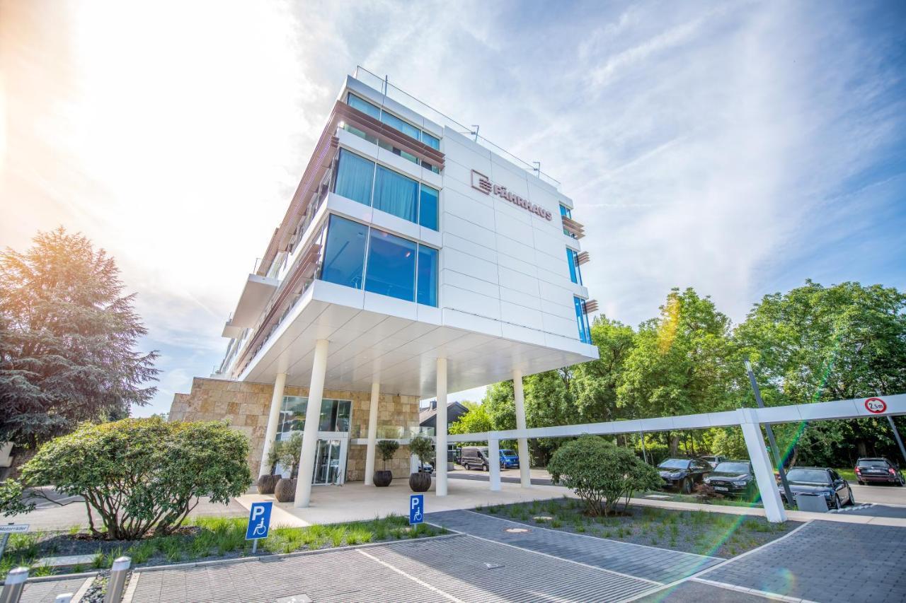 Faehrhaus Koblenz Hotel Bagian luar foto The University of Luxembourg's main building